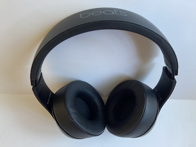 Beats by Dr. Dre Studio Wireless B0501 