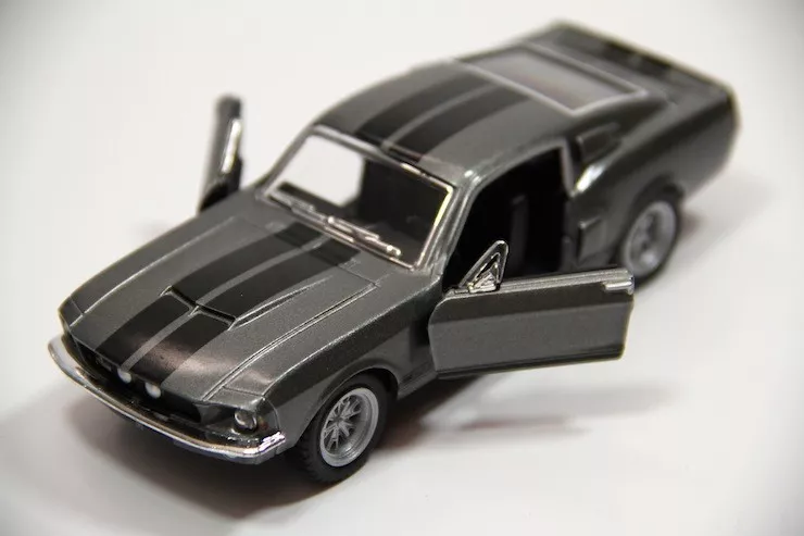 Kinsmart hotsell shelby gt500