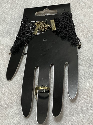 GOTH STYLE LACE BRACELET W ATTACHED RING -BY BODY RAGE /SPENCER’S -NEW - Picture 11 of 17