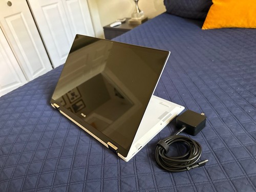 White ASUS Newest Flip 2-in-1 14" FHD Touchscreen Chromebook- Slightly Used - Picture 19 of 24