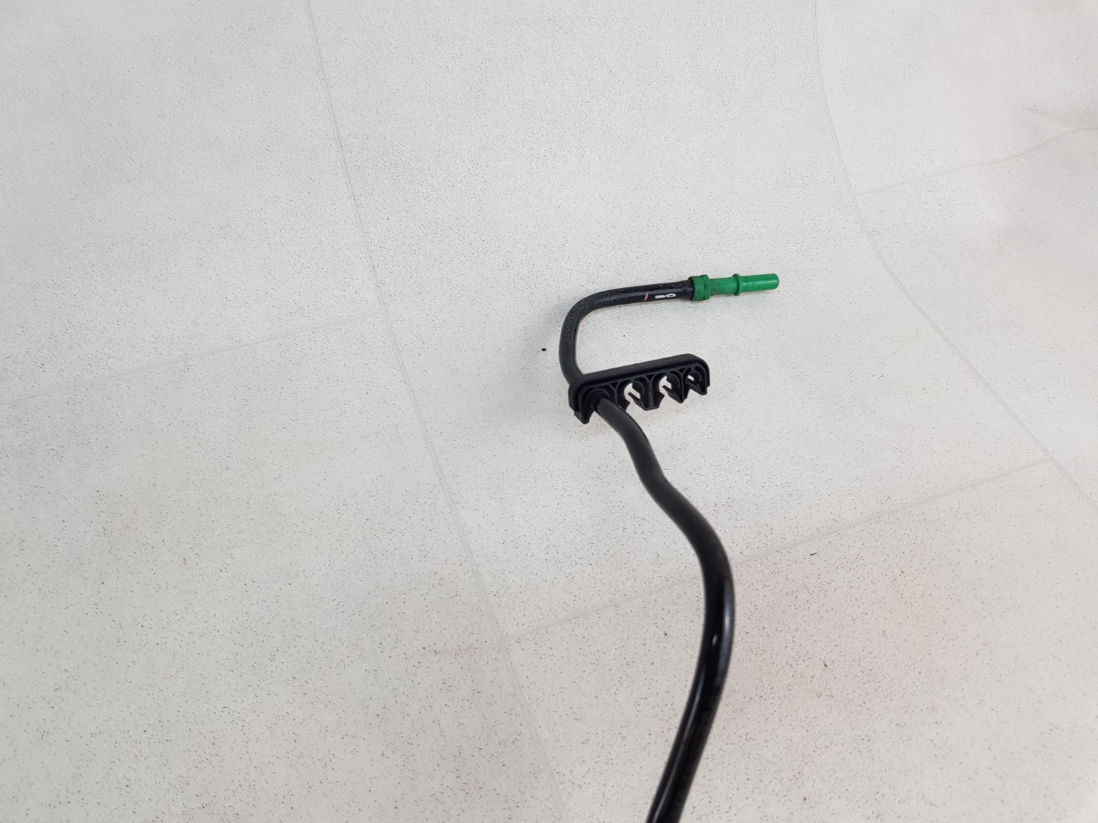 Vauxhall Adam 13 18 2k 1 2 Petrol Fuel Pipe Line Hose Gmw14638 13356930 vauxhall-adam-13-18-2k-1-2-petrol-fuel-pipe-line-hose-gmw14638-13356930