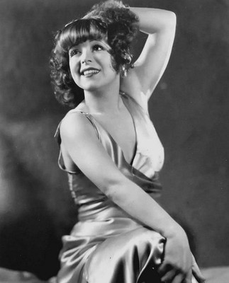 Legendary CLARA BOW Photo   (218-W )