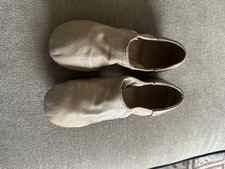 Jazz Shoes Slip-On Youth Beige 1.5W Leather Round Toe Upper