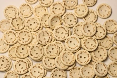 MARKENLOS 10 - 100 Knöpfe 15mm 20mm 25mm Holz "Handmade with love" Knopf Nähen Basteln DIY