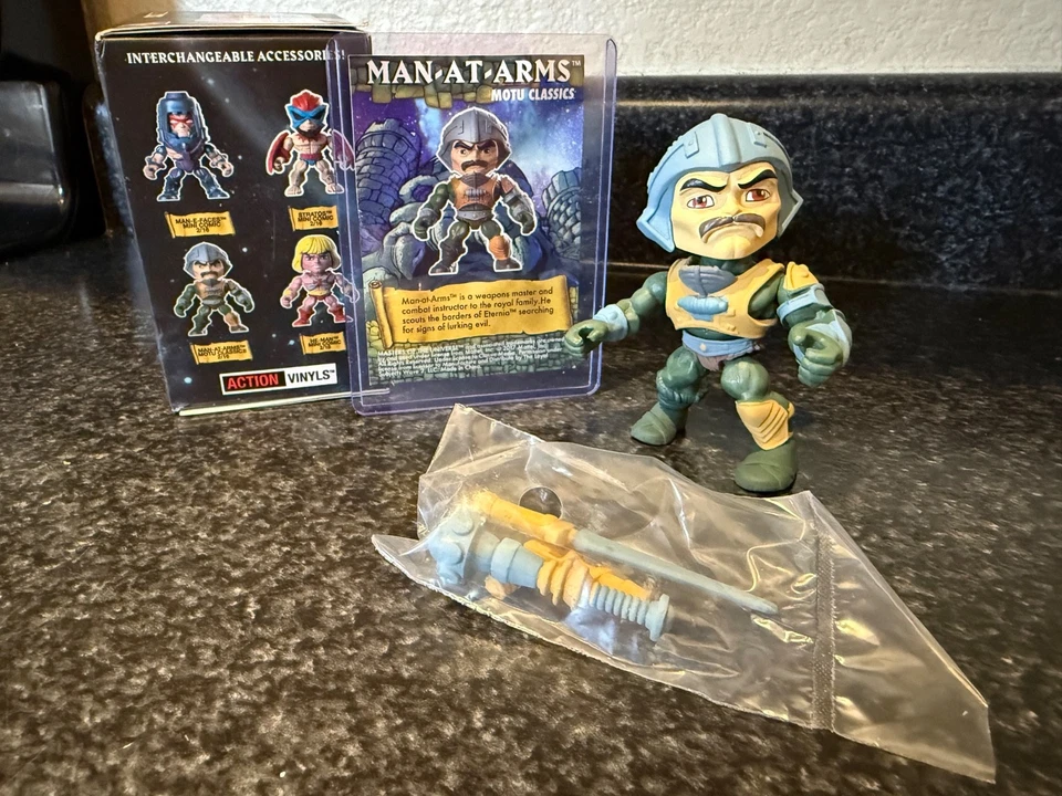 "Figura nueva de vinilos de acción The Loyal Subjects Motu Target edition MAN AT ARMS" Foto 2 de 2