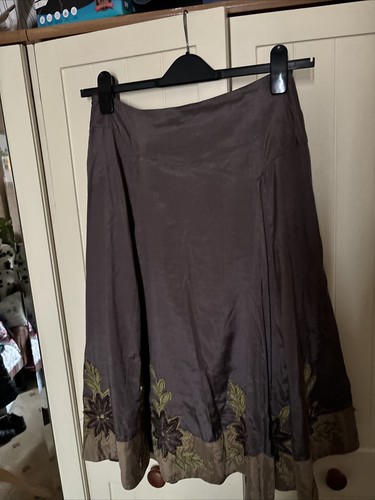 MONSOON Ladies Green Embroidered Flared Lined Silky Midi Skirt Size 8 - Picture 9 of 11
