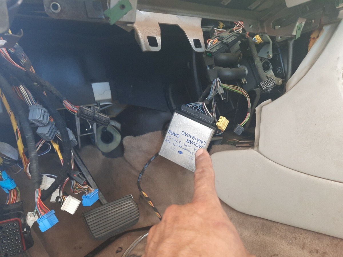 ルーシー1994 1995-1997 Jaguar X300 XJ6 Cruise Control Control Module 006