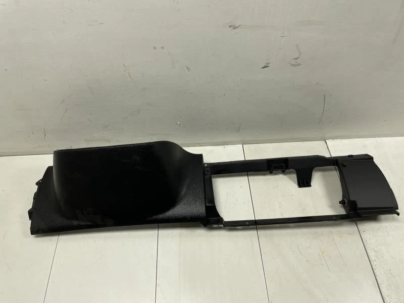 CHEVROLET SUBURBAN 1500 2012 LT ПРАВАЯ СТОРОНА ПРИБОРНОЙ ПАНЕЛИ НИЖНЯЯ ПЕРЧАТОЧНАЯ КОРОБКА ОТДЕЛКА ЗАВОДСКОЙ - Изображение 4 из 4