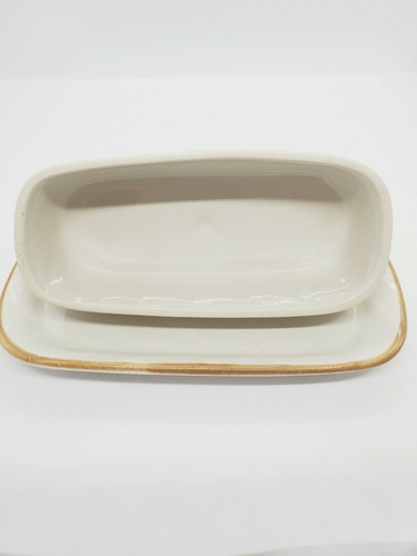 Simplicity Sculptura Hearthside Stoneware Butter Dish 1960's Ivory w/gold trim - Picture 2 of 5