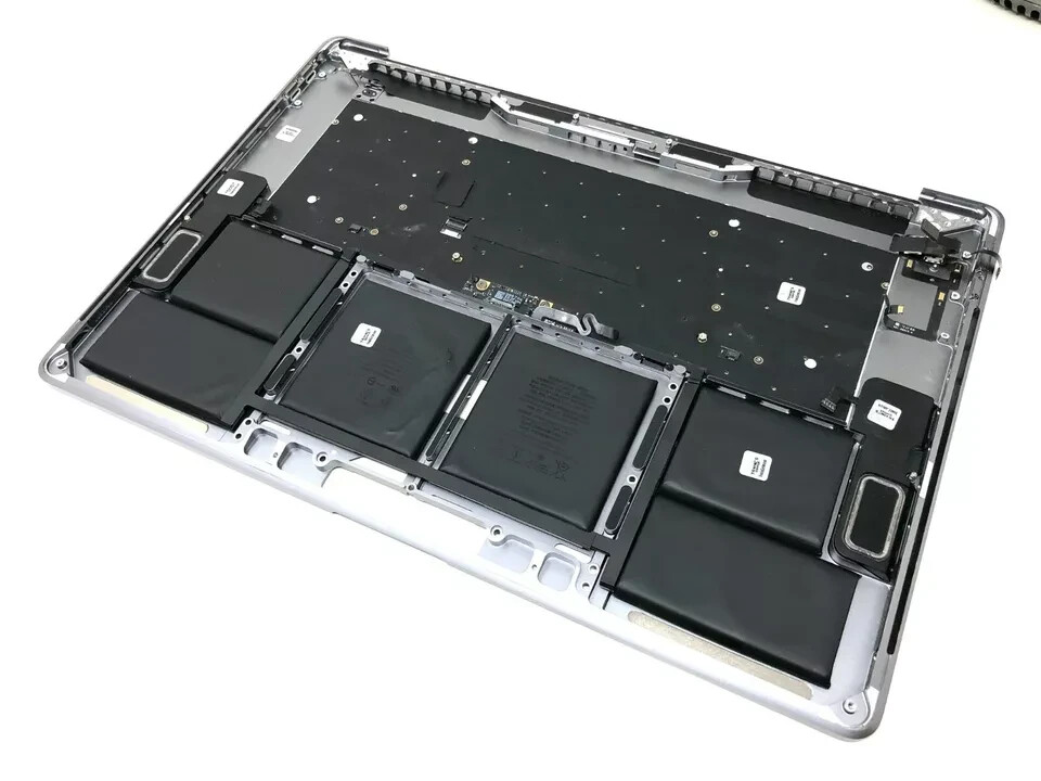 【バッテリー新品】MacBook Pro 15インチ 2017 スペースグレイ Apple 15