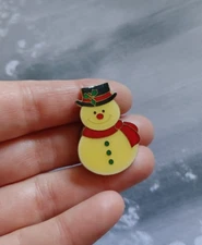Vintage gold tone metal button cover enamel snowman frosty Christmas jewelry