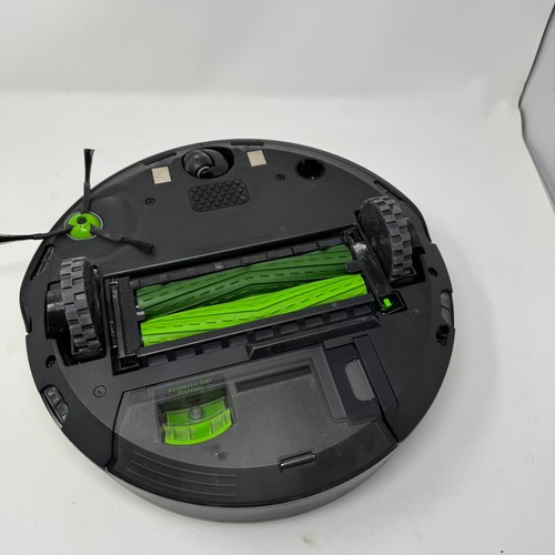 iRobot Roomba Combo j5+ Self-Emptying - Preowned (Missing Mop attachment) - Picture 6 of 7