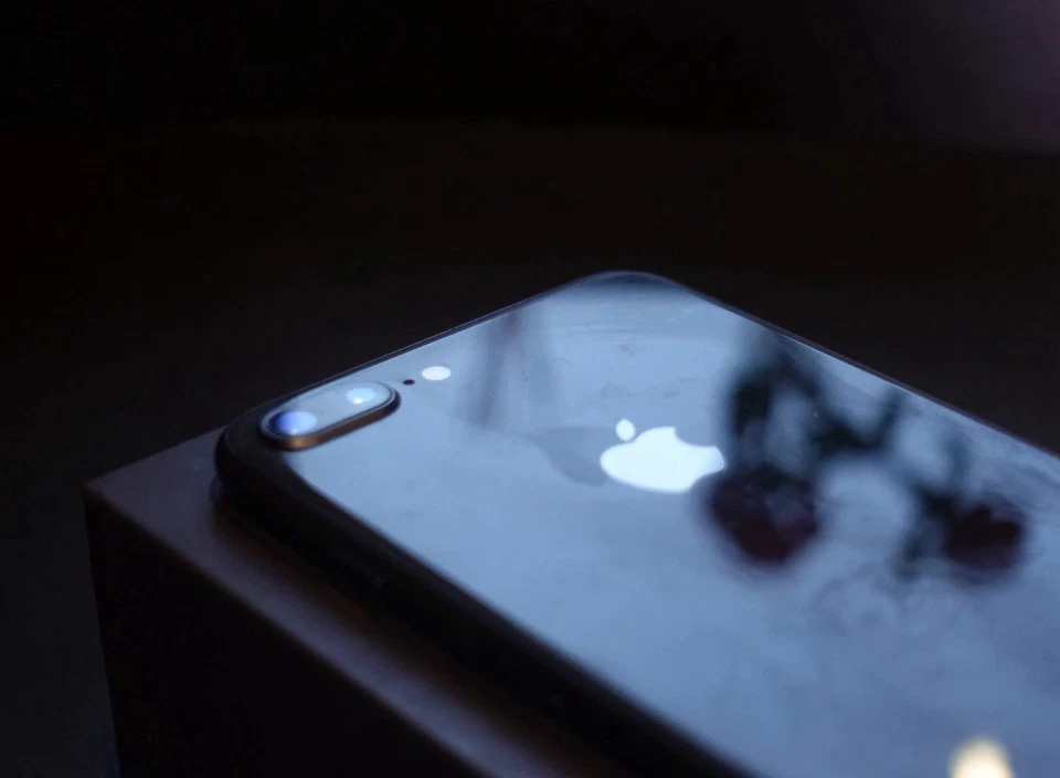 Apple iPhone 8 Plus 64GB, Space Grey, Unlocked, BOXED - Image 2 of 4