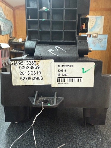 2013-2016 BUICK ENCORE Automatic Transmission Floor Gear Shift Shifter Assembly - Picture 2 of 5