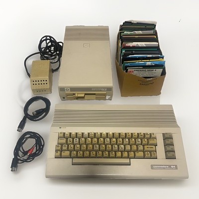 Commodore 64 C64 + 1541 Floppy Netzteil Spiele 130x Disketten Konvolut
