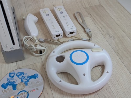Nintendo Wii White Console & 2 Pads 2 Wheels & Mario Kart ! - Picture 4 of 6