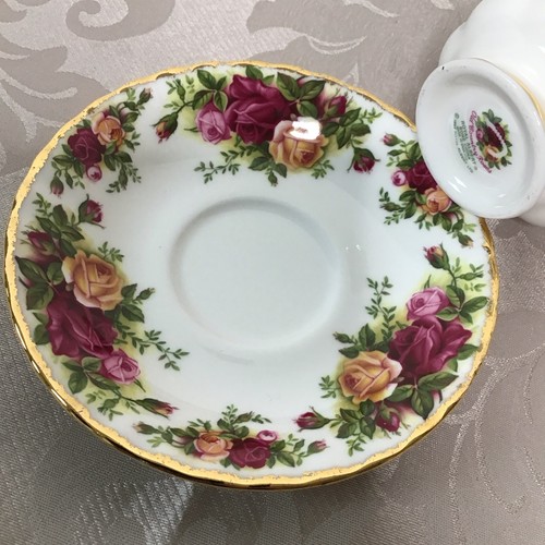 Vintage 1962 Royal Albert Old Country Roses Tea Cup & Saucer Set England - Picture 7 of 8