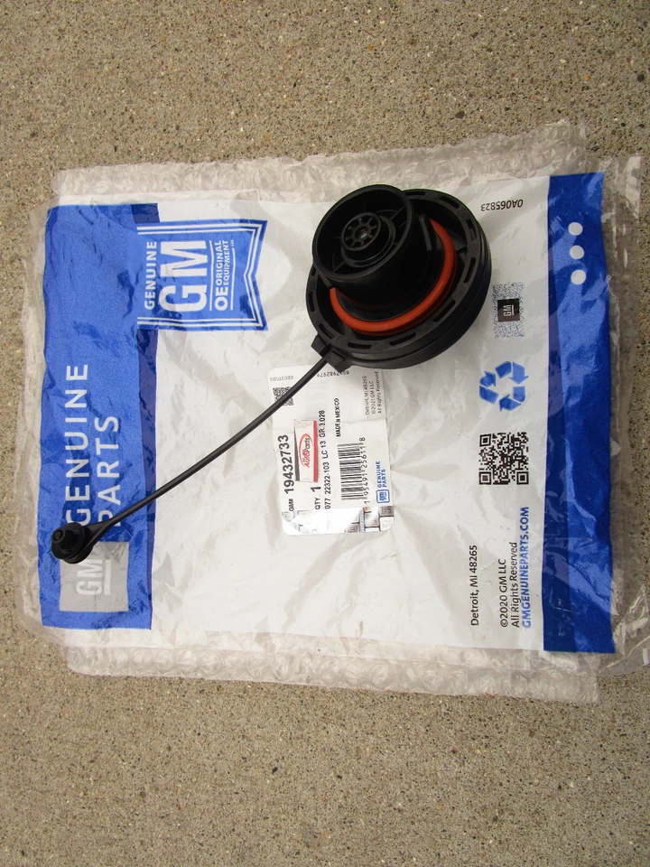 PONTIAC SATURN SAAB OLDSMOBILE 19432733 FUEL GAS TANK FILLER CAP TETHER OEM NEW - Image 3 of 4