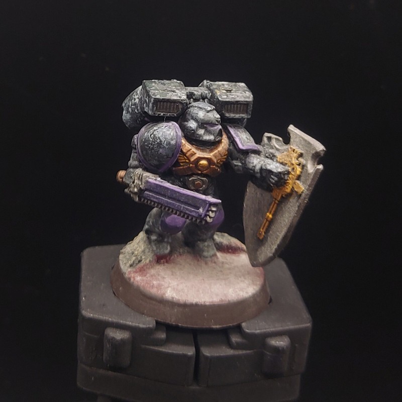 Well Painted Warhammer 40k vanguard veteran captain games workshop