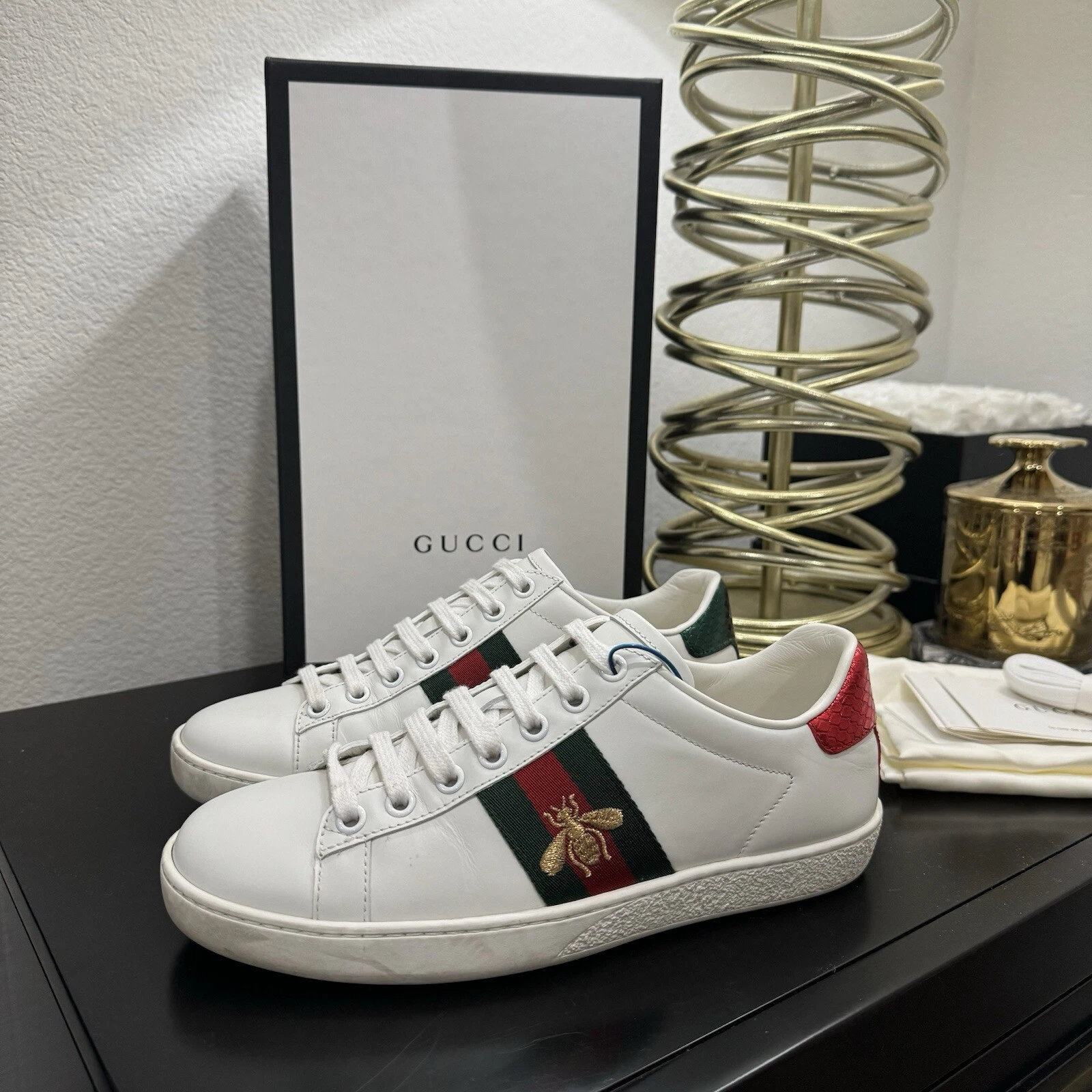 Baskets Gucci Ace brodées toile d'abeille cuir blanc 36