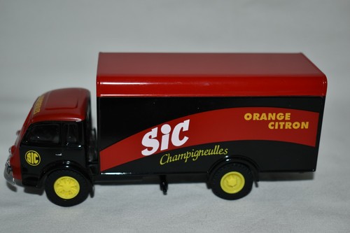 Corgi 1:50 Heritage Collection #71405 Renault Faineant Fourgon - Picture 3 of 4