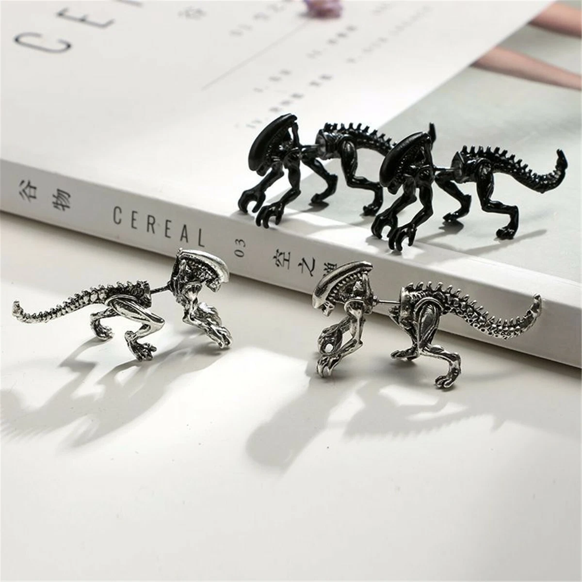 1 Pair Silver Black Alien Beast Xenomorph Halloween Ear Studs Earrings Jewelry