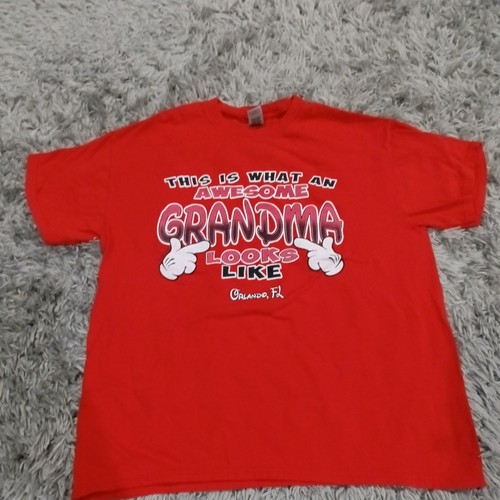 Awesome Grandma Looks Like Graphic T-shirt Size M Red used shirt