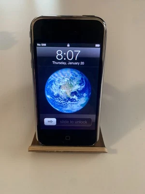 Apple iPhone 2G 8GB (2007) – Complete Original Box – Collector’s Item