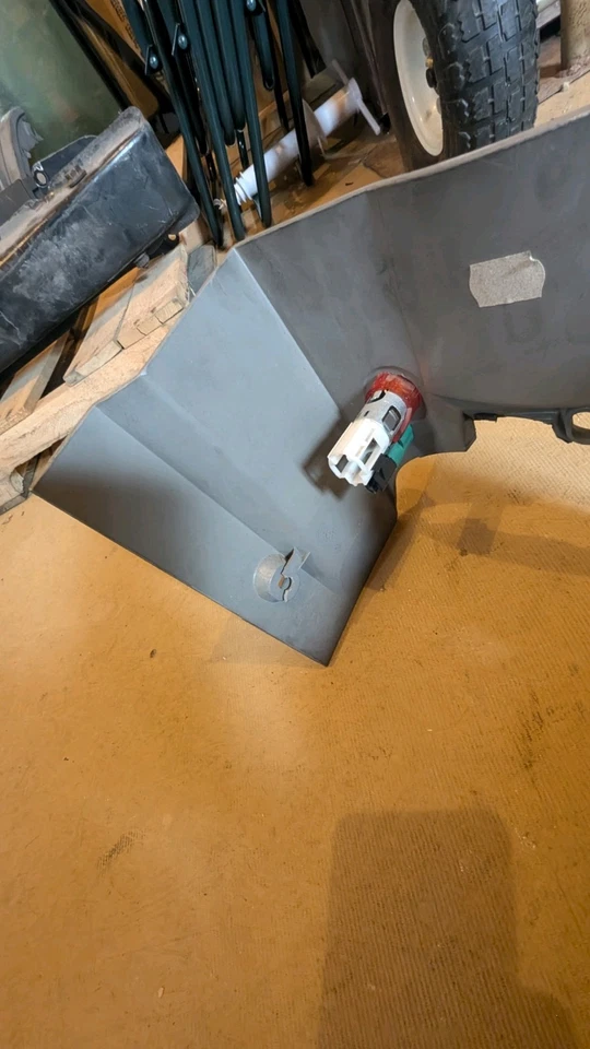 98-10 VOLKSWAGEN BEETLE приборной панели крышка и зажигалка в сборе 1C1857206 серый OEM - Изображение 4 из 4