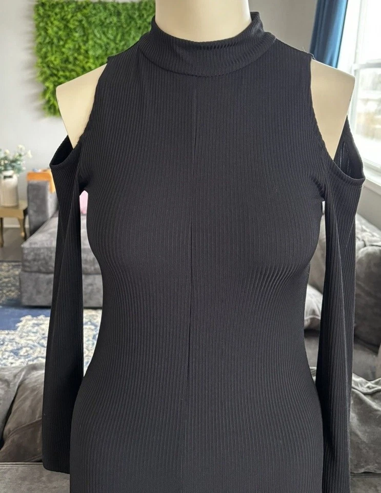 Mono Topshop Negro Texturizado Talla 8 Hombro Frío Espalda Abierta Foto 4 de 4