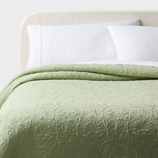 King Heirloom Floral Stitch Quilt Light Green - Threshold