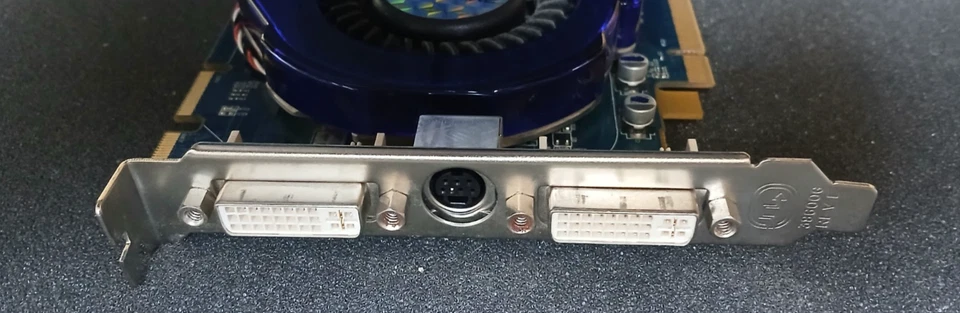 Sapphire Radeon X1950 PRO 512MB GDDR3, scheda grafica PCIe, 2x DVI, uscita TV - Immagine 3 di 4