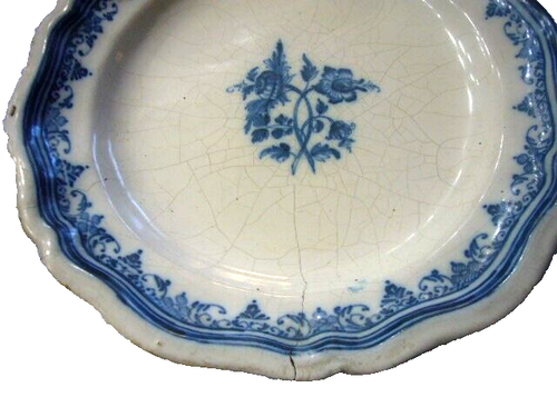 ASSIETTE EN FAIENCE DE MARSEILLE DU XVIIIème ATELIER FAUCHIER A LA BERAIN - Picture 5 of 8