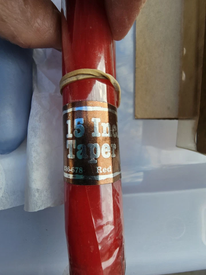 4 pares de velas cónicas surtidas de colección. 2 velas coloniales en relieve de acebo de colección  Foto 4 de 4