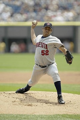 Pitcher Carlos Silva Minnesota Twins delivers v the Chicago White - Old Photo 2