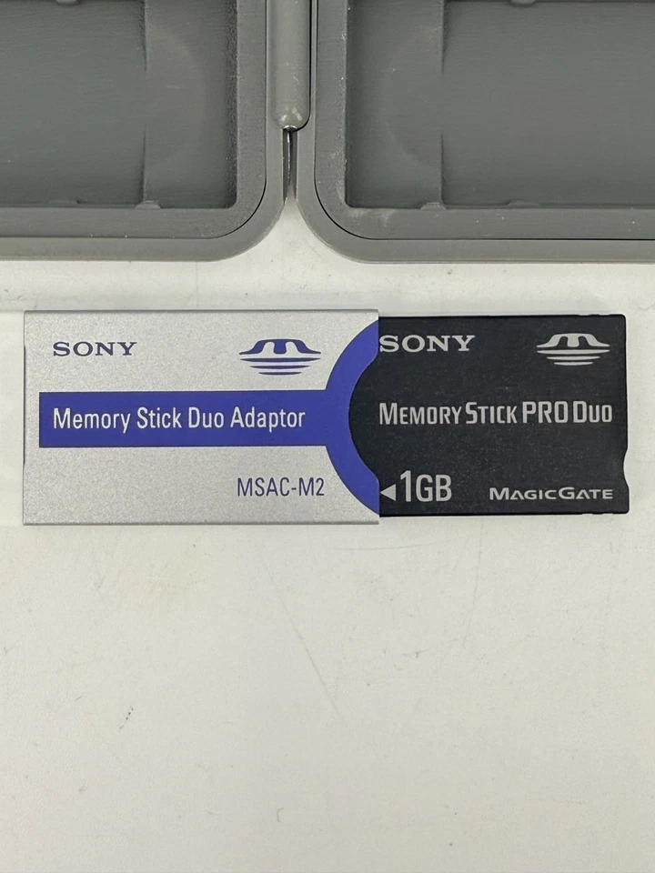 Lot of 6 SONY Memory Stick and Memory Stick Pro Media with carrying case 256MB+ - Image 2 of 4
