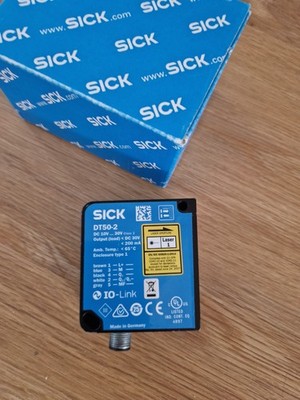 SICK DT50-2B215552 Laserdistanzmessgerät Entfernungsmessgerät Analog IO-Link