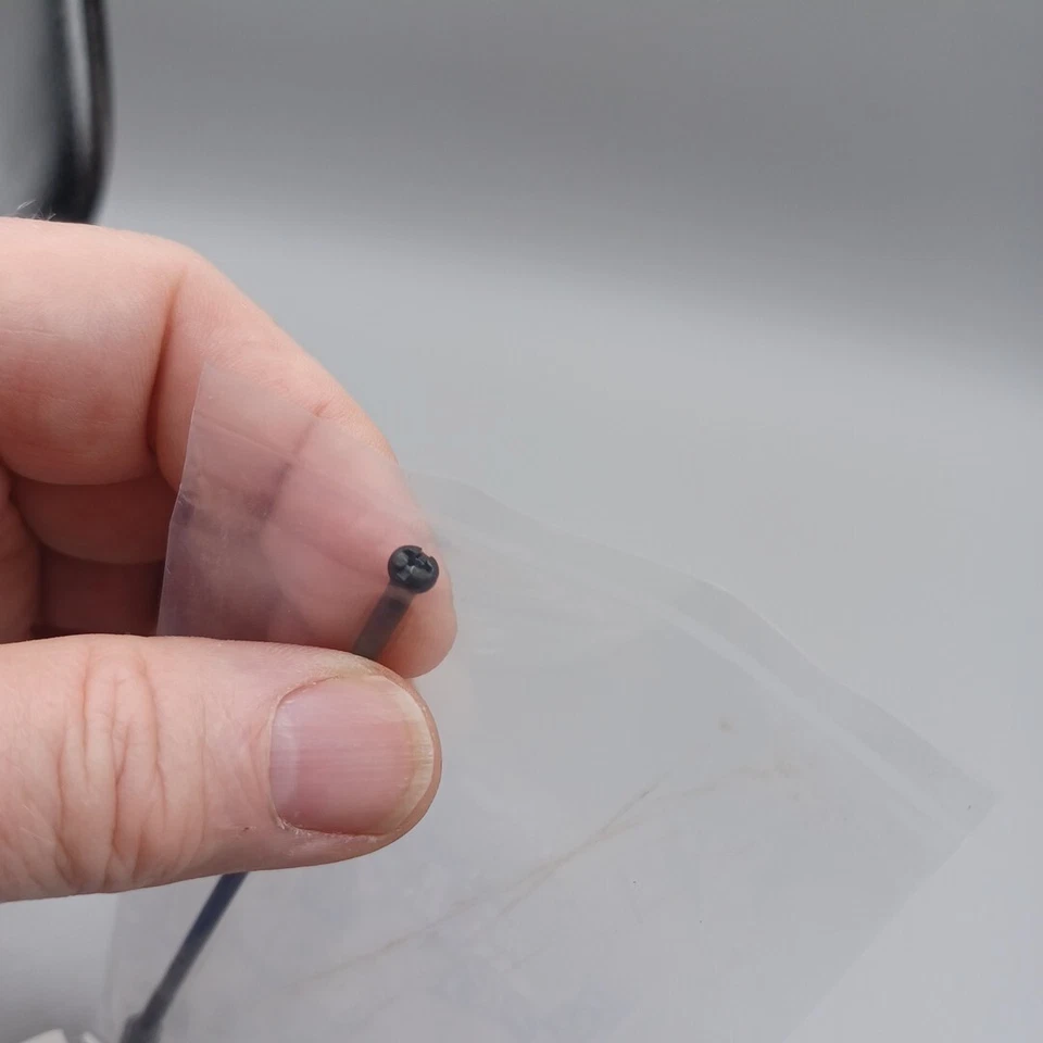 O.S. Engines 23325320 Muffler Assembly Screw #E-3030 - Image 3 of 4