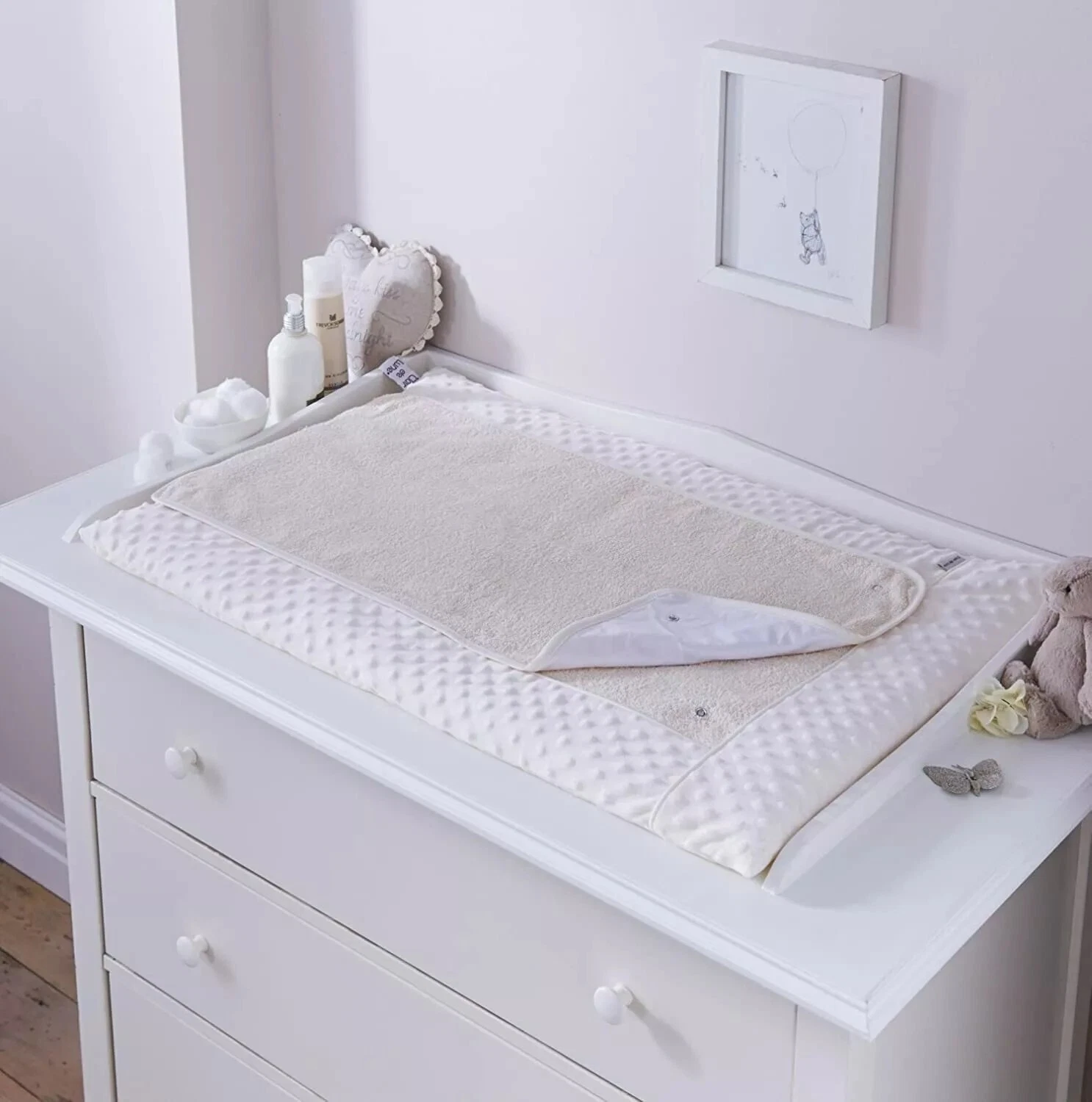 Luxury Soft Clair de Lune Cream Dimple Baby Changing Mat & 6 Cotton Mat Toppers
Opens in a new windo