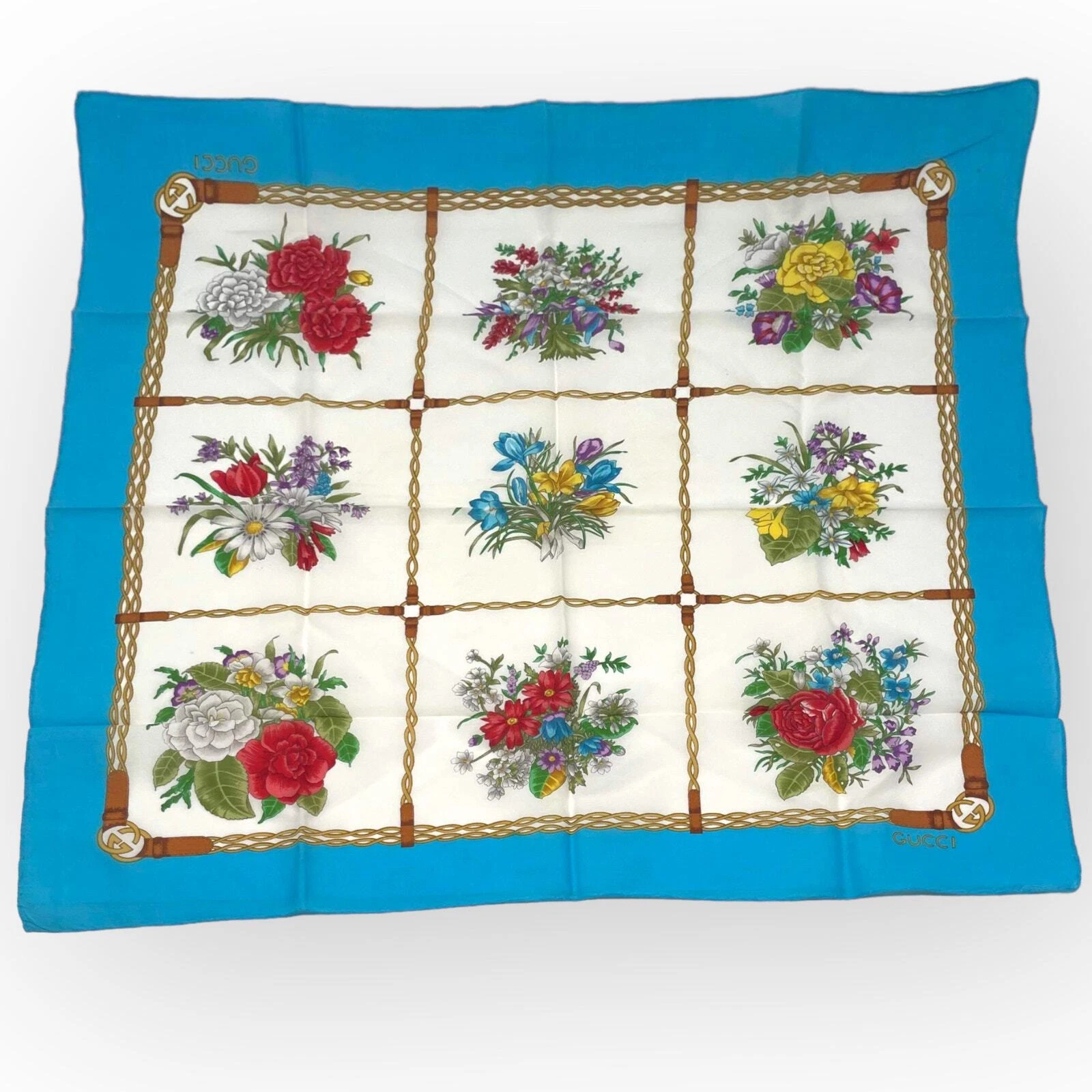 Echarpe carrée vintage GUCCI bleu blanc à fleurs années 70 à 80 