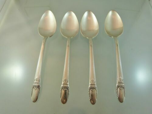 1847 Rogers Bros. heritage silverware, 87 Pieces With Wooden