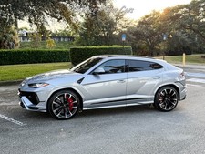 2024 Lamborghini Urus SUV 23s LOADED Carbon Ceramic Brakes Carbon Fiber Trim