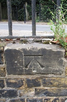 Foto 6x4 Ordnance Survey Schnittmarke Hampstead\/TQ2685 Diese OS Schnittmarke Dose c2016