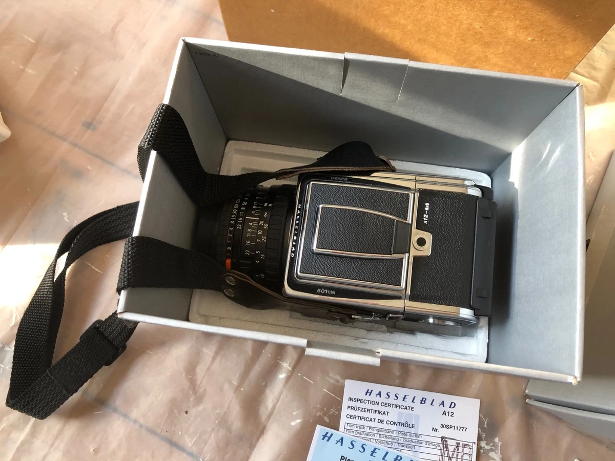 Hasselblad 501cm + CFE 80mm + A12 (Gebraucht) in Uezwil für CHF 2800
