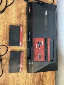 SEGA Master System Console Bundle w/ 2 Control Pads, Cables & 2 Games TESTED
