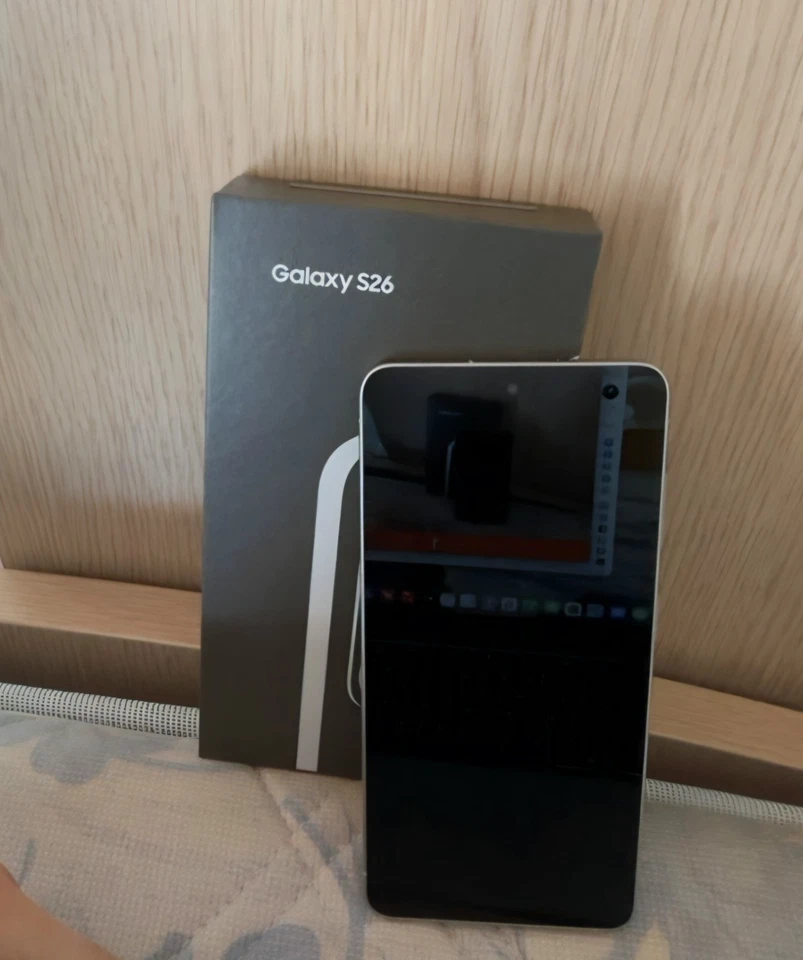 Samsung Galaxy S26 · 256GB, foto 3 di 5