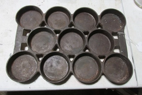 antique Style A Gem Pan Wagner Ware Sidney ,O 11" long  x7 1/4" wide kitchenware