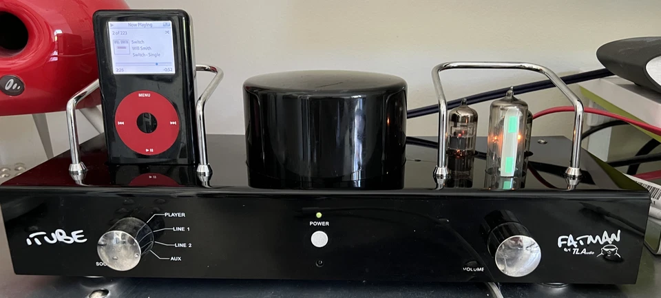 Amplificador integrado de válvula híbrida de carbono Fatman (TL Audio) Itube con válvulas Mullard NOS Foto 2 de 4