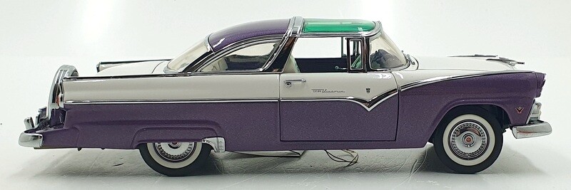 Franklin Mint 1/24 Scale B11Z032 - 1955 Ford Fairlane Crown