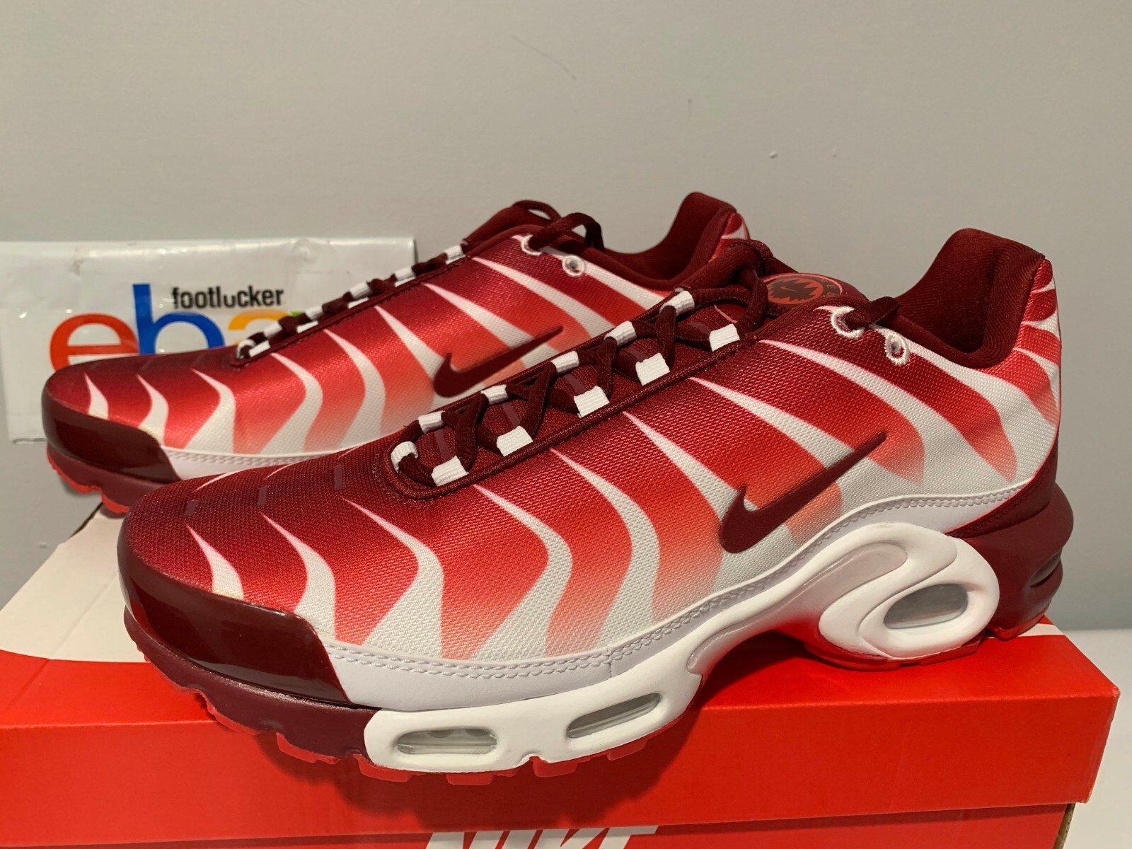 team red nike air max plus